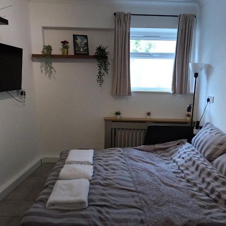 Studio Apartment In Saint Kew Esterno foto