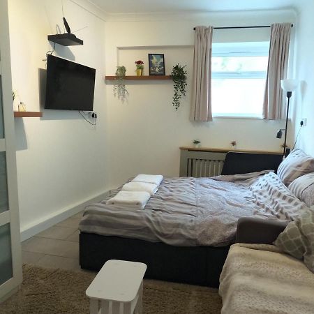 Studio Apartment In Saint Kew Esterno foto